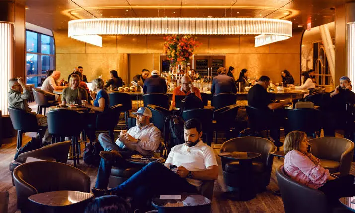 Executive Airport Lounge Experiences USA: Traveler Guide